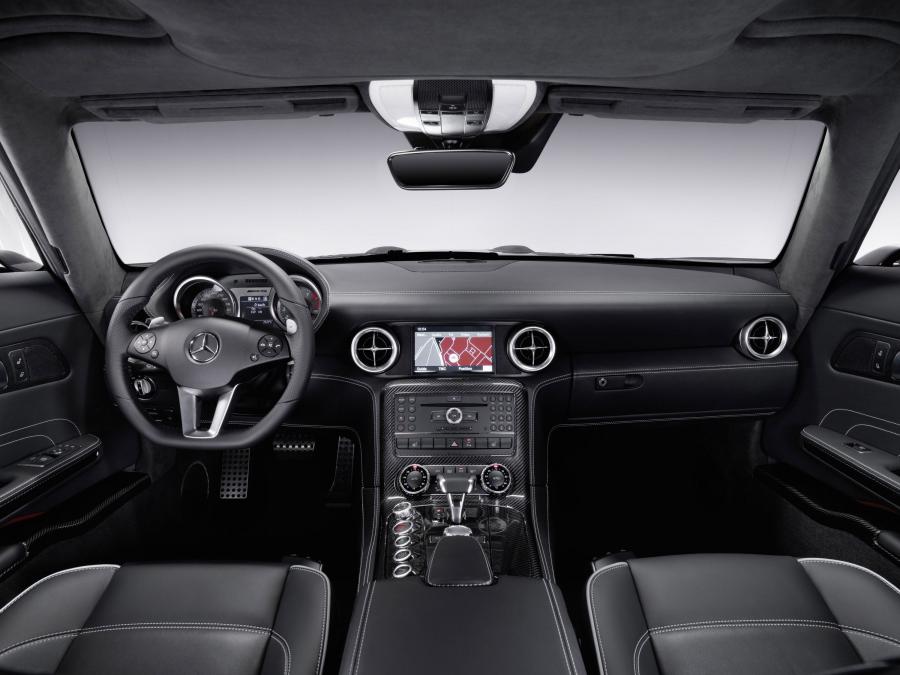  Mercedes-Benz SLS AMG 2010 года  (фото 18 из 526)